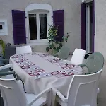 Du Ruisseau Des Cornees Holiday home