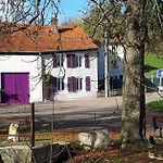 Du Ruisseau Des Cornees Holiday home