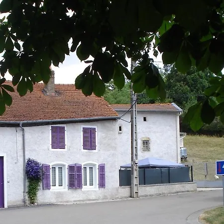 Du Ruisseau Des Cornees